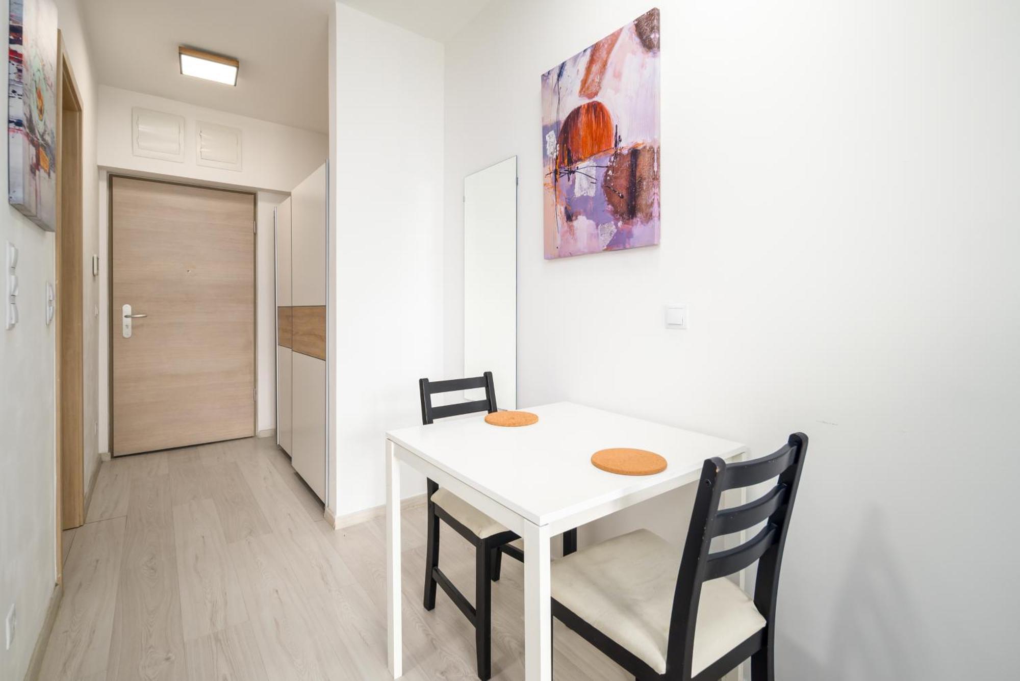 Atrium Residence Deluxe Suite-Free Parking Garage Same Building Budapest Bagian luar foto