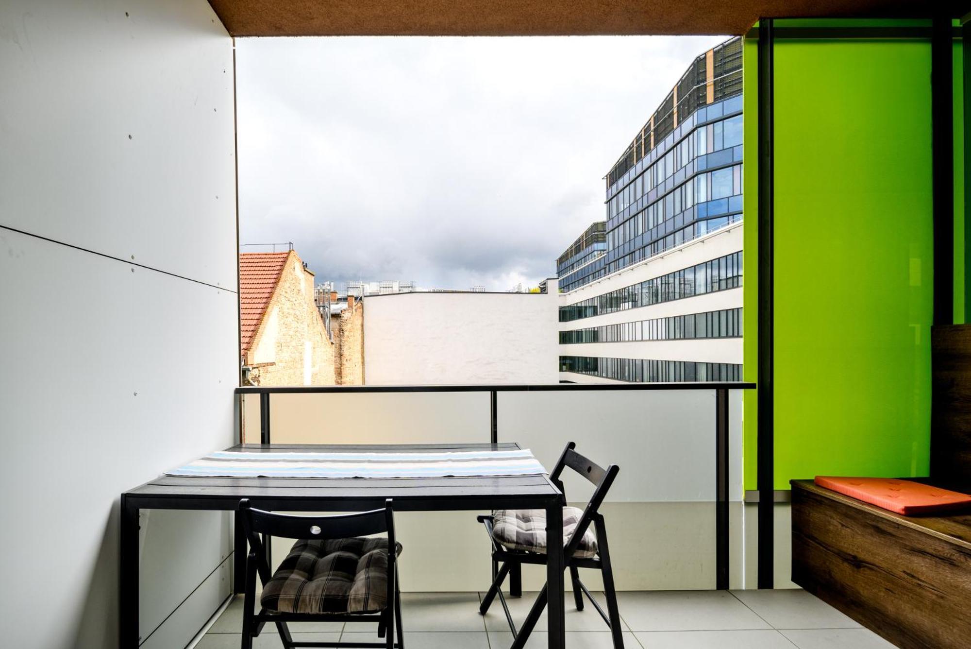 Atrium Residence Deluxe Suite-Free Parking Garage Same Building Budapest Bagian luar foto