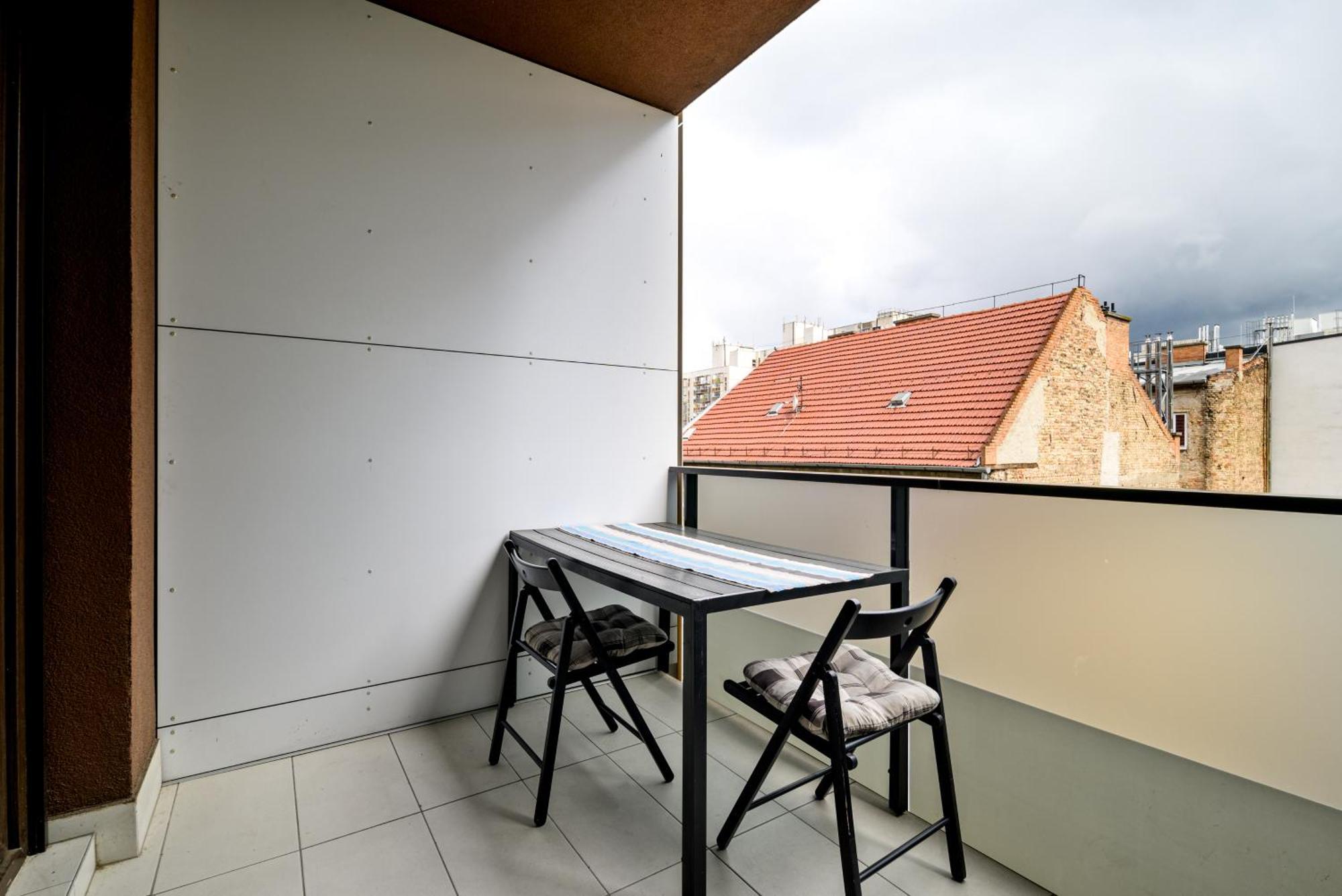 Atrium Residence Deluxe Suite-Free Parking Garage Same Building Budapest Bagian luar foto
